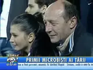 VIDEO - Basescu prezent la tribuna a doua la Derby!