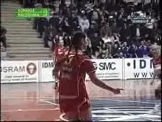 ROMANIA FACE INSTRUCTIE LA HANDBAL: 31-24 CU MACEDONIA