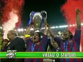 VIDEO - VREAU O STATUIE, VREAU O STATUIE-N VIATA MEA!