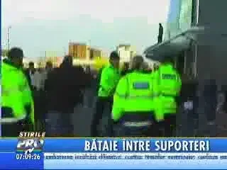 VEZI FILMUL CU INCIDENTELE INAINTEA MECIULUI MANCHESTER-AS ROMA