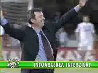 Rednic ramane la Dinamo pentru Champions League