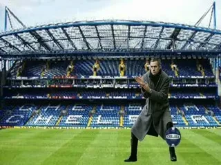 CUM ISI ANUNTA MOURINHO DEMISIA!!! PE MUZICA!