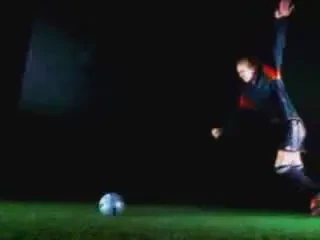 Niculescu se va duela cu Juninho si Beckham la lovituri libere