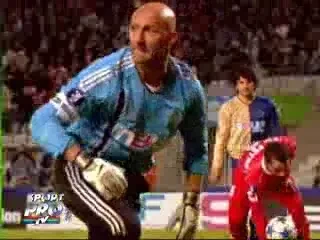 Niculescu se va duela cu Juninho si Beckham la lovituri libere