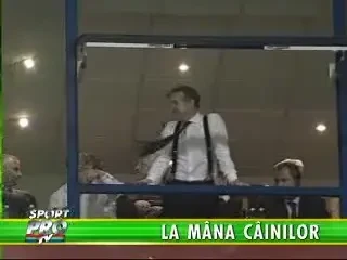 STEAUA - LA MANA CAINILOR