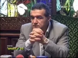 GIGI BECALI: SUNT DEZAMAGIT DE MM, PENTRU EL AS FI BAGAT MANA IN FOC