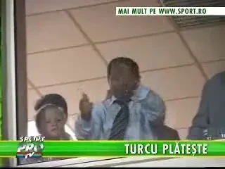 Turcu - actor in"Adolescentii spun lucruri tampite"