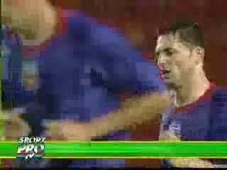 Radoi: "Cand iei cate o flegma sau un cot, nu-ti mai arde de zambete"