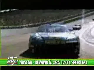 Accident de senzatie in cursa cursa de Nascar de la Michigan!