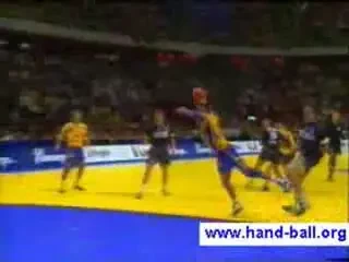 Vezi ceva mai spectaculoase goluri din handbal