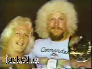 Inca mai crezi ca Wrestlingul este trucat ?