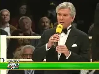 Klischcko l-a zdrobit pe Lamon Brewster in Supergala de la Koln