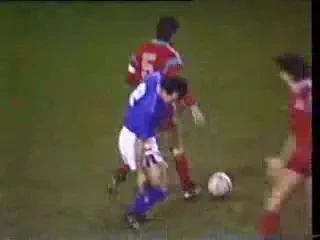 VEZI CEL MAI DUR FAULT DIN TOATE TIMPURILE, LA MECIUL RANGERS 2-1 STEAUA(1988)