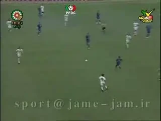 Copos il ia pe iranianul Ferydoon Zandi