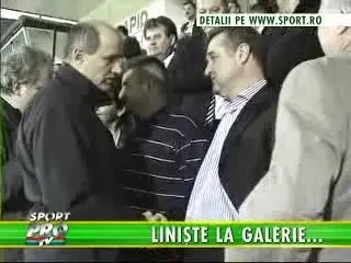 Copos e "negru" pe suporteri, dar spune ca nu inchide peluza