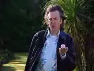 Zbor pe 6 roti - Vezi o masina fenomenala!