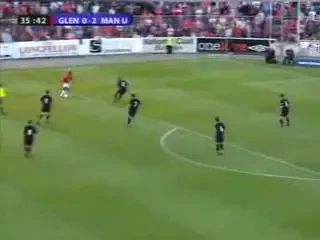 Manchester United a castigat, simultan, doua meciuri