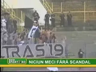 Jandarmeria: Fanii Rapidului au devastat un tramvai in Cluj