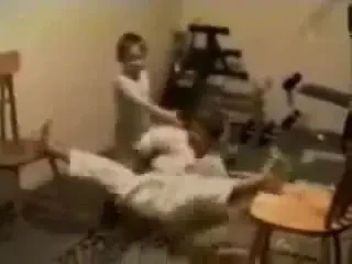 Stii Karate? Cara-te de-aici!