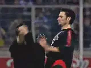 "Actorul de comedie" - Streit si-a strans de testicule un adversar