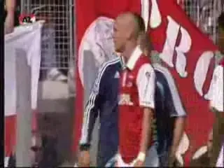 Vezi un penalty incredibil dat in AZ 2-3 Ajax!