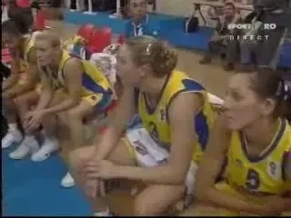 Senzational!! Indicatii in engleza la Nationala Romaniei de baschet!