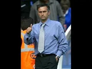 Senzational! Abramoivici luat la misto de suporterii englezi