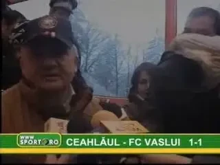 Porumboiu: Arbitrul ar fi trebuit sa dea jucatorilor cate un calorifer