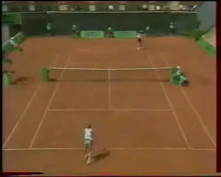 Cine spunea ca tenisul nu e un sport periculos? Intra aici sa vezi de ce!