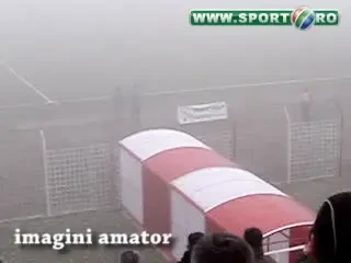 Cum poate disparea un stadion in ceata? Vezi aici: