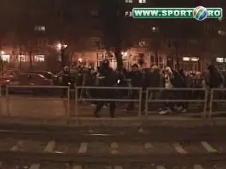 STELISTII SI DINAMOVISTII S-AU BATUT CU JANDARMII