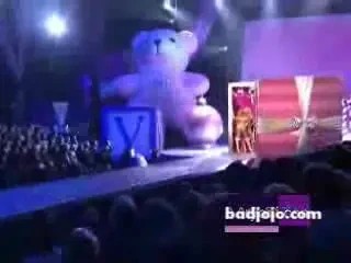 Ai fost cuminte? Vezi supriza "exploziva" pregatita de Craciunite!