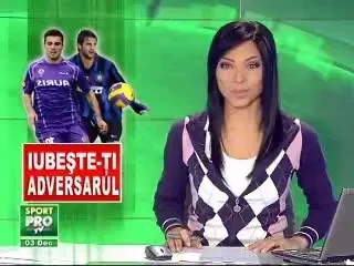 Mutu si jucatorii Fiorentinei s-au asezat in coloana sa-i aplaude pe Chivu si pe Inter