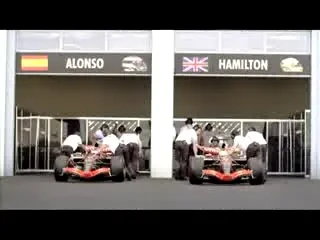 Doi se bat, iar al treilea castiga! Vezi cum Hakkinen le da clasa lui Alonso si Hamilton!
