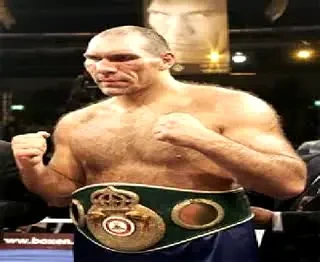 Rafinament si precizie in fotbalul modern: pe scurt, goluri si pumni in gura