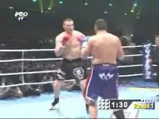 Schilt il egaleaza pe Aerts la titluri printr-un KO senzational. Vezi lovitura naucitoare: