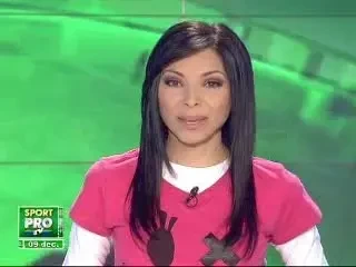 Hatton vs Mayweather in ring, Beckham vs Brad Pitt, in tribune!