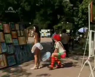 Caterinca la maxim: daca ai fusta, o patesti!