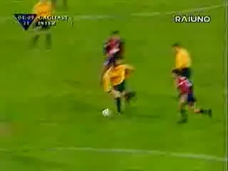 Mutu - cosmar pentru Cagliari! Vezi primul gol al lui Mutu in Italia