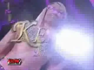 De neoprit: Kelly bate toate recordurile de frumusete in Wrestling!