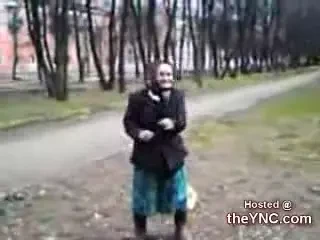 Bunica tehno face senzatie! Propunerea anului - "Misca-te ca mamaia in 2008"