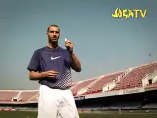 Poti sa jonglezi cu o guma? Nimic nu e imposibil pentru Ibrahimovic!