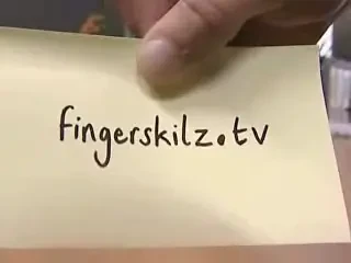 Ronaldinho la ... mana ta! Vrei sa fii un Ronaldinho in miniatura. Vezi supervideo: