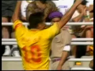 Vezi povestea unui campion: Hagi face azi 43 de ani!