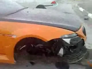 Vezi un video tare: BMW M6 CLR600 busit rau! Inainte si dupa accident..