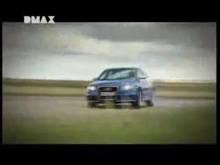 Care e mai tare Audi RS4 contra Audi R8. Vezi un super vindeo!