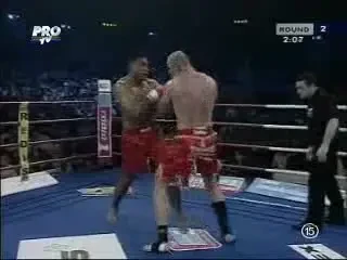 Vezi aici cele mai spectaculoase KO-uri din gala K1 Budapesta!