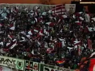 Poarta fularul la bine, dar mai ales la greu - asculta aici cel mai nou imn al Rapidului!