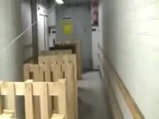 Mori de plictiseala la coada la supermarket? Vezi aici cel mai bun remediu!