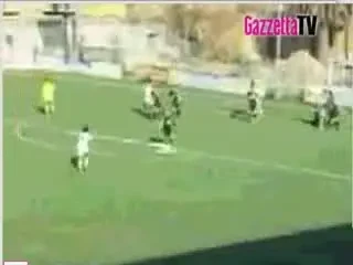 Lectie de fairplay marca Italia! Nu marca cand adversarul e la pamant!Vezi cum vad italienii fotbalul!